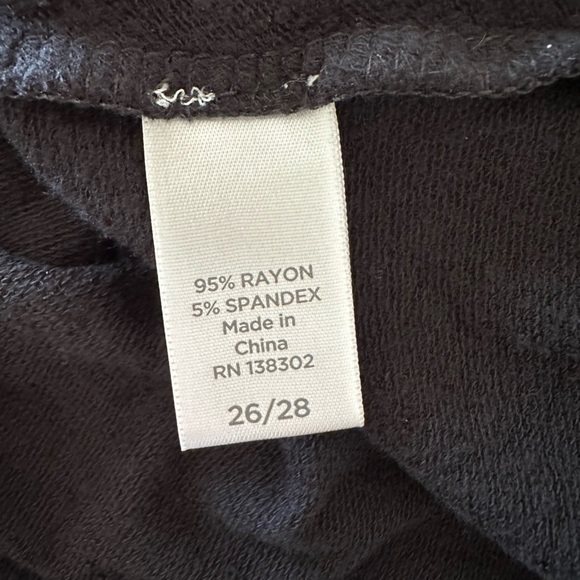 Women’s plus size 26W/28W Avenue Relaxed Tunic Top with Long Sleeves. - Picture 9 of 9